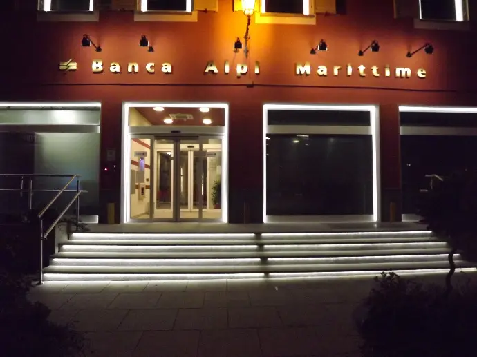 Soluzioni di Illuminazione Esterna per sicurezza e design