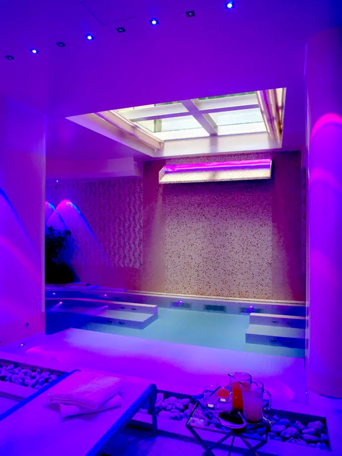 Lampadine LED a risparmio energetico per Hotel Hilton Metropole