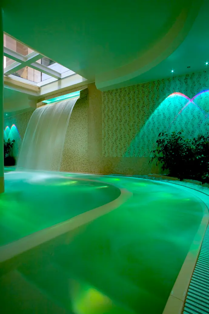 Dettaglio tipi di lampadine LED per decorazione Hotel Hilton Metropole