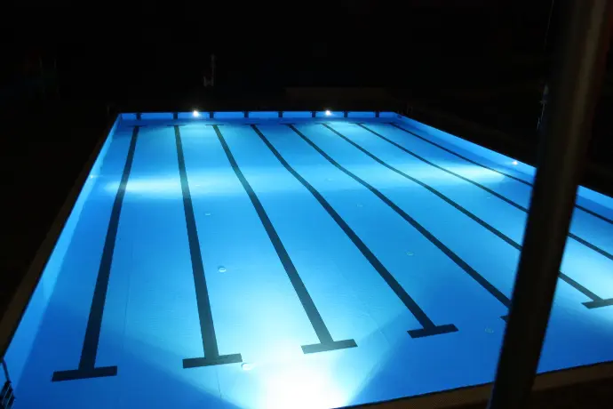 Illuminazione LED piscina di alta qualità all'Hotel Victor