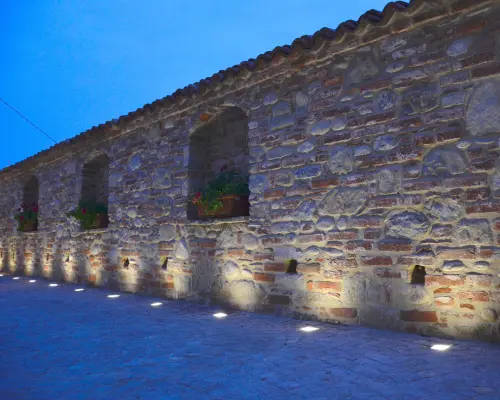 Fari di illuminazione esterna e interna tector