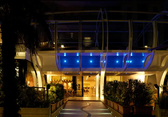 Trasformatori neon piscina sospesa