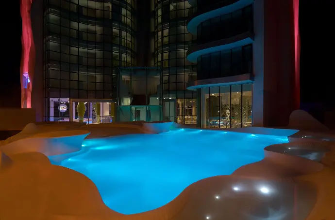 Trasformatori per pareti esterne in Suite Hotel